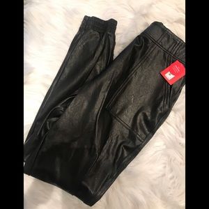Spanx the Jogger Fit!! Size Small in Black!